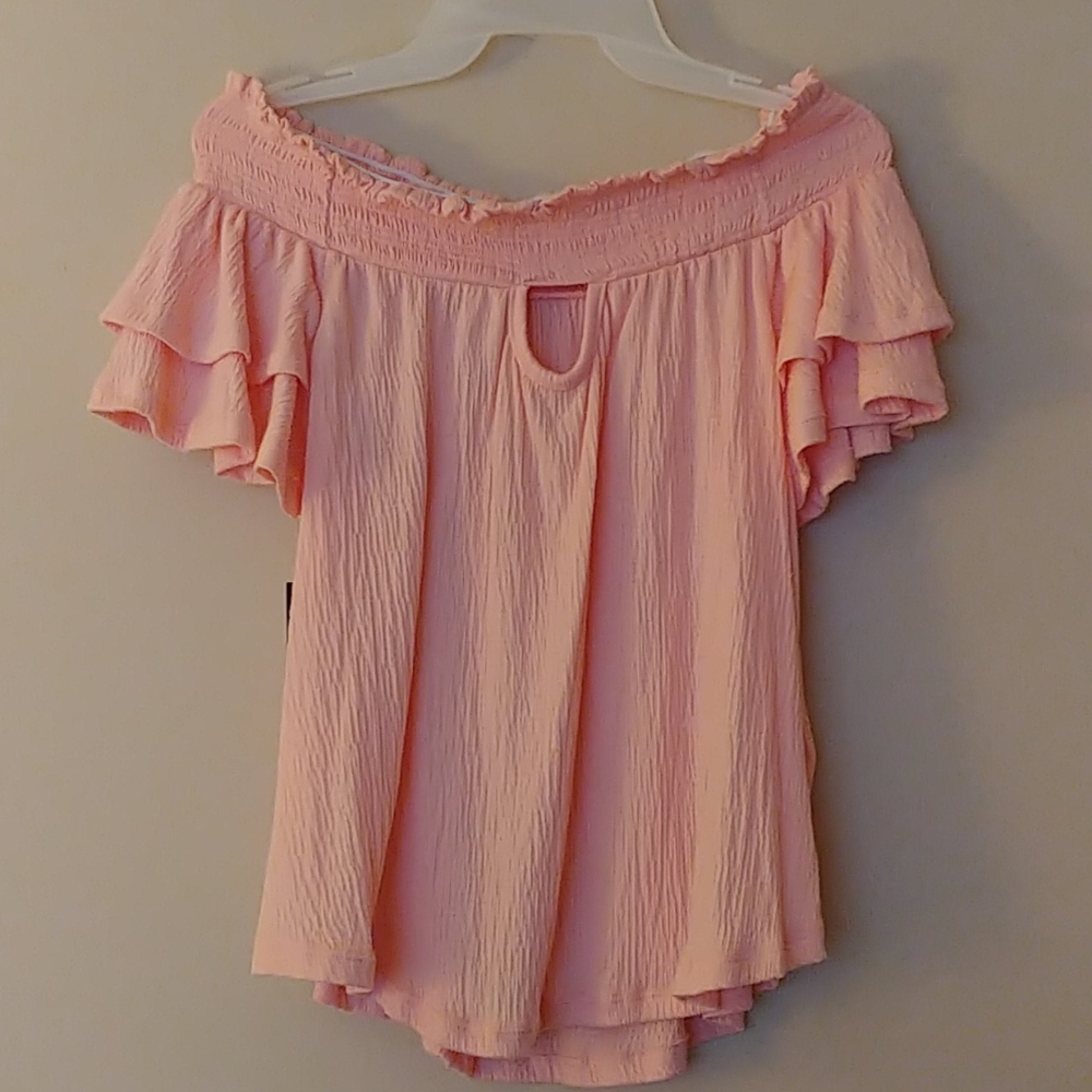 💲3 for 15💲Sexy and flirty light pink top